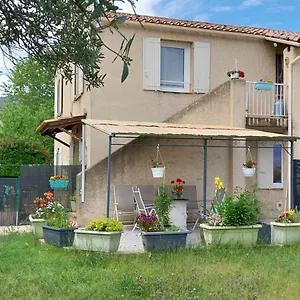 De 50m De Dessous De Confortable Et Bien équipé Terrasse De 40 Bien équipé Barbecue Et Planchas Parasol Wifi Gratuit Parking Gratuit Appartement